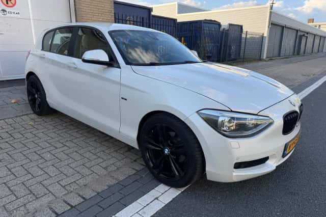 BMW 1-Serie (2012) thumbnail 5