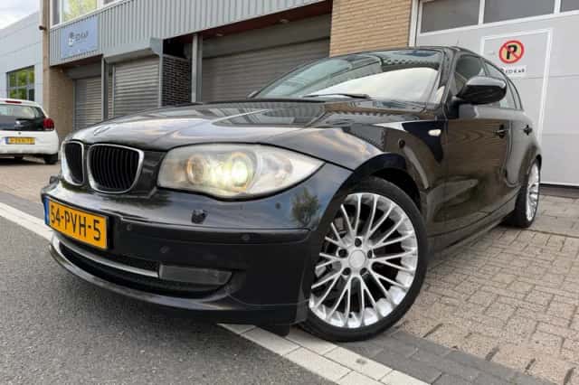 BMW 1-Serie (2011) thumbnail 1