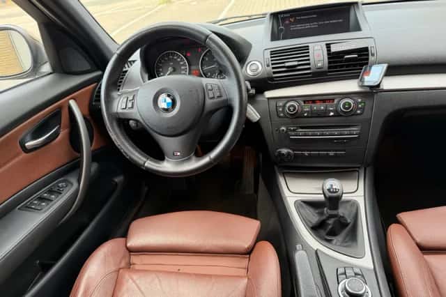 BMW 1-Serie (2011) thumbnail 2