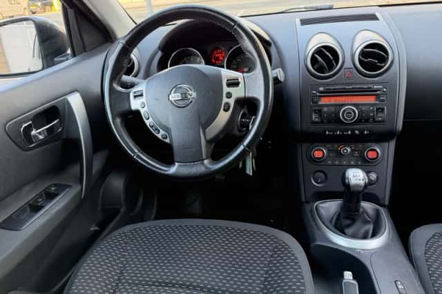 Nissan QASHQAI+2 (2009) thumbnail 2