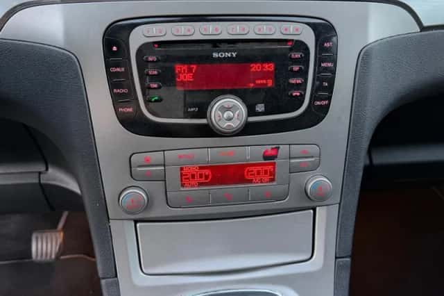 Ford S-Max (2008) thumbnail 3