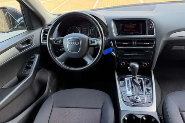 Audi Q5 (2010) thumbnail 2