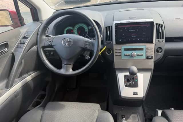 Toyota Corolla (2004) thumbnail 2