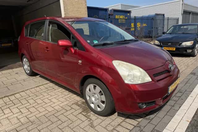 Toyota Corolla (2004) thumbnail 5