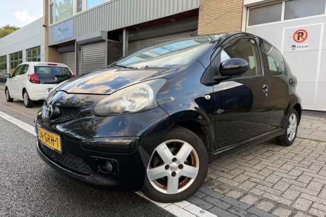 Toyota Aygo (2008) thumbnail 1
