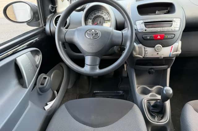 Toyota Aygo (2008) thumbnail 2