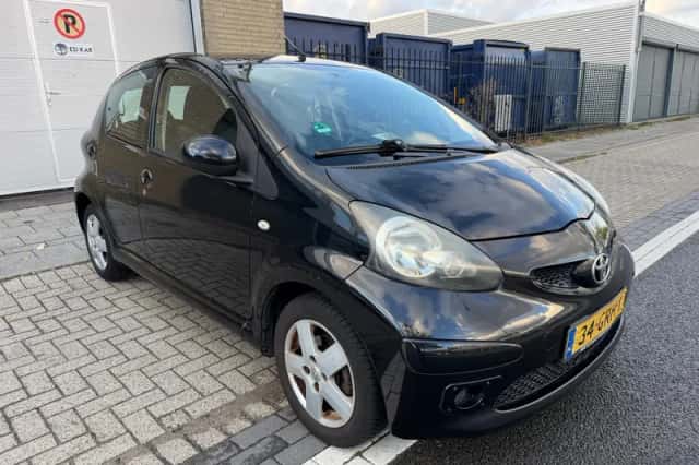 Toyota Aygo (2008) thumbnail 5