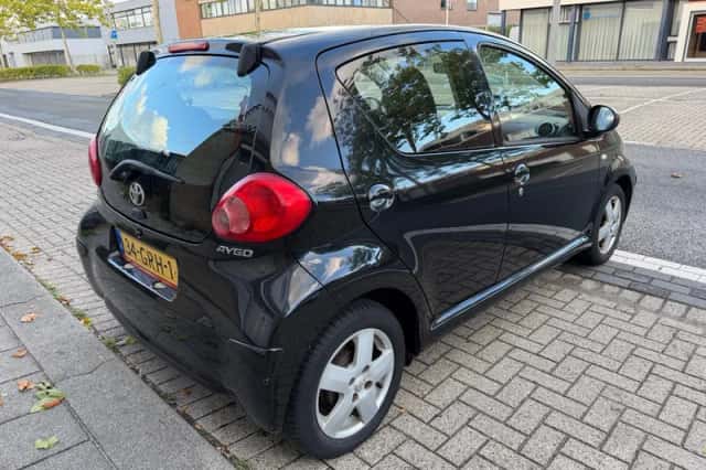 Toyota Aygo (2008) thumbnail 6