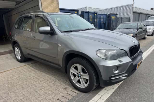 BMW X5 (2009) thumbnail 5