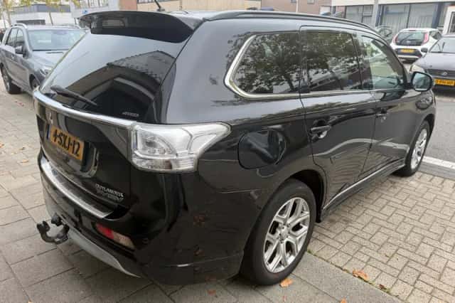 Mitsubishi Outlander (2013) thumbnail 6
