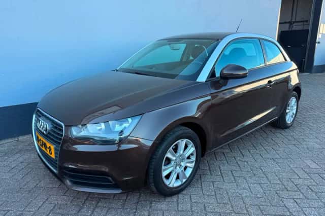 Audi A1 (2011) thumbnail 1