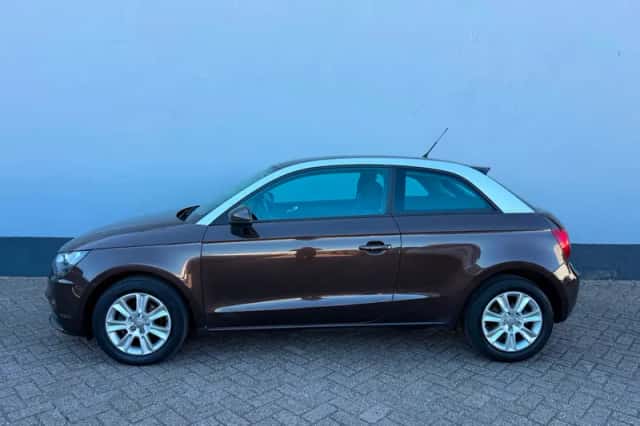 Audi A1 (2011) thumbnail 2
