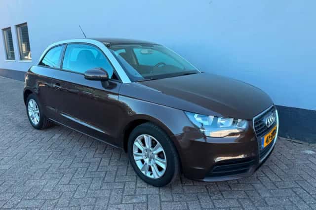 Audi A1 (2011) thumbnail 4