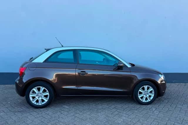 Audi A1 (2011) thumbnail 5