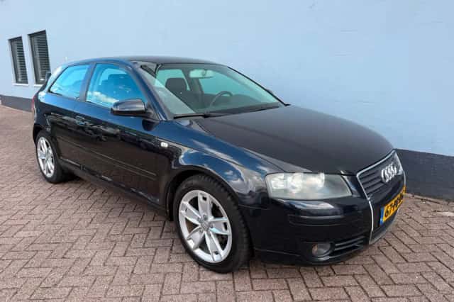 Audi A3 (2004) thumbnail 4