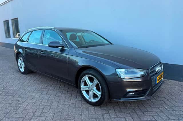 Audi A4 (2015) thumbnail 4