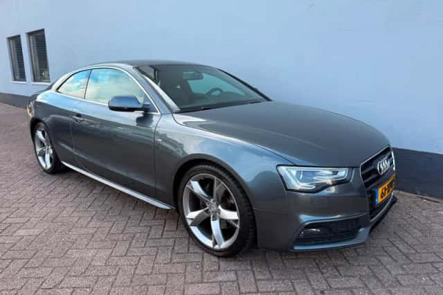 Audi A5 (2012) thumbnail 4