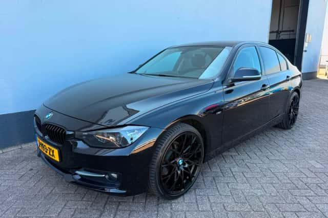 BMW 3-Serie (2013) thumbnail 1
