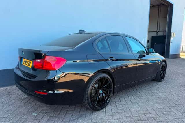 BMW 3-Serie (2013) thumbnail 6