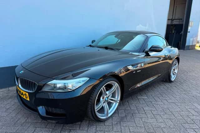 BMW Z4 (2015) thumbnail 1