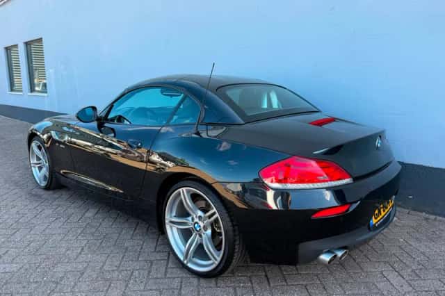 BMW Z4 (2015) thumbnail 3