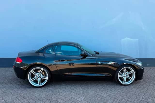 BMW Z4 (2015) thumbnail 5