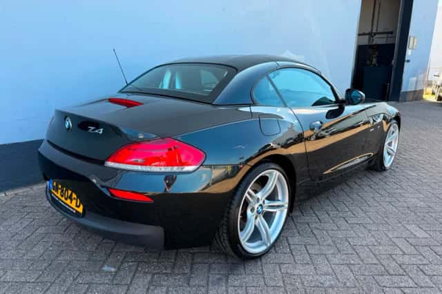 BMW Z4 (2015) thumbnail 6