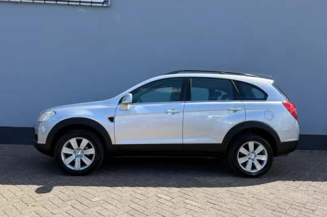 Chevrolet Captiva (2008) thumbnail 2