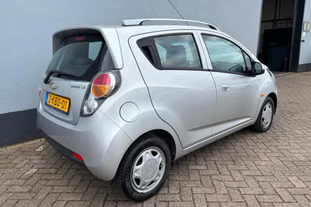Chevrolet Spark (2011) thumbnail 6