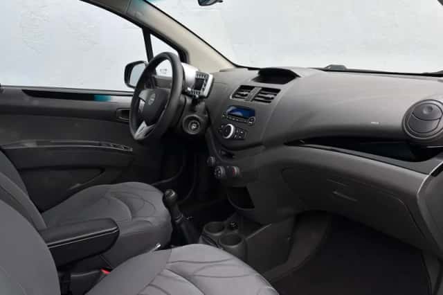 Chevrolet Spark (2011) thumbnail 10