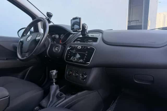 Fiat Punto (2015) thumbnail 10