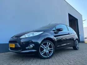 Ford Fiesta (2012) thumbnail 2