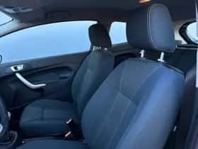 Ford Fiesta (2012) thumbnail 8