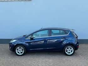 Ford Fiesta (2012) thumbnail 2
