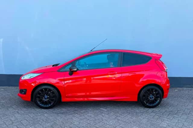 Ford Fiesta (2015) thumbnail 2