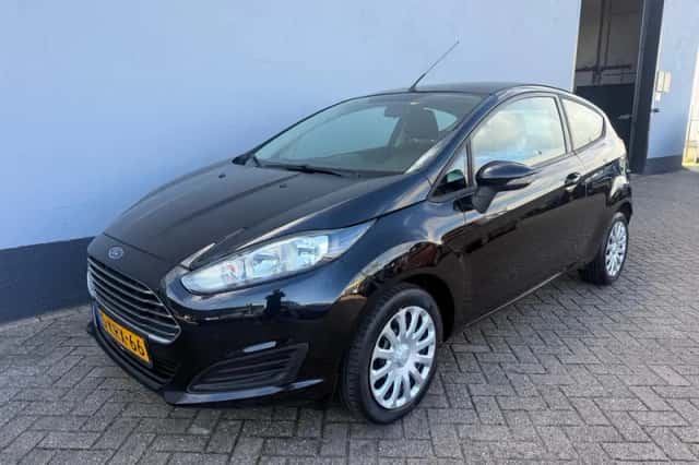Ford Fiesta (2013) thumbnail 1