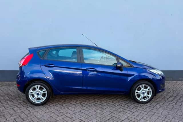 Ford Fiesta (2016) thumbnail 5