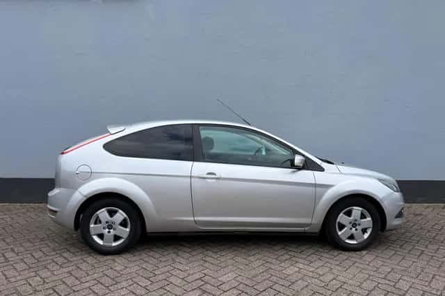 Ford Focus (2009) thumbnail 5