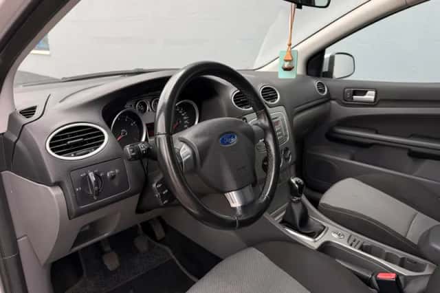 Ford Focus (2009) thumbnail 10