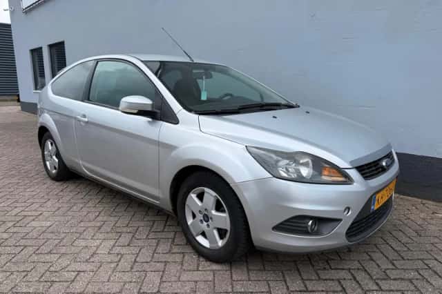 Ford Focus (2009) thumbnail 4