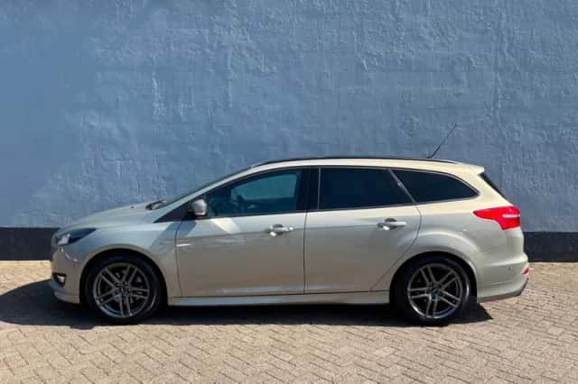 Ford Focus (2017) thumbnail 2