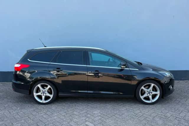 Ford Focus (2012) thumbnail 2