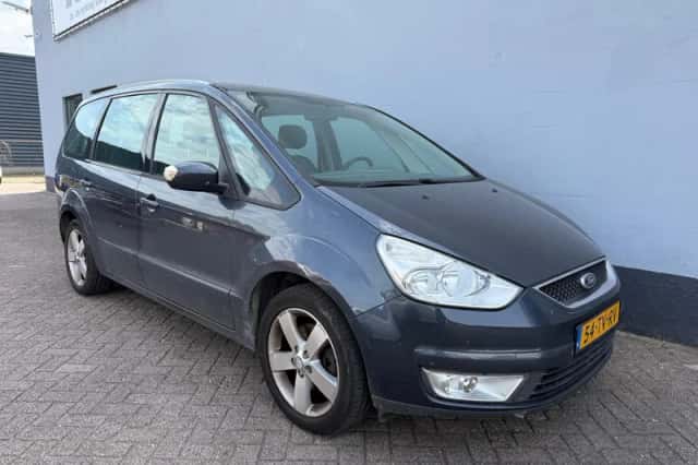 Ford Galaxy (2007) thumbnail 4