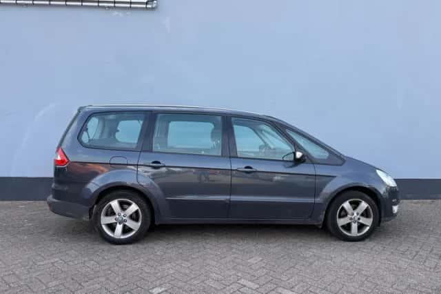 Ford Galaxy (2007) thumbnail 5