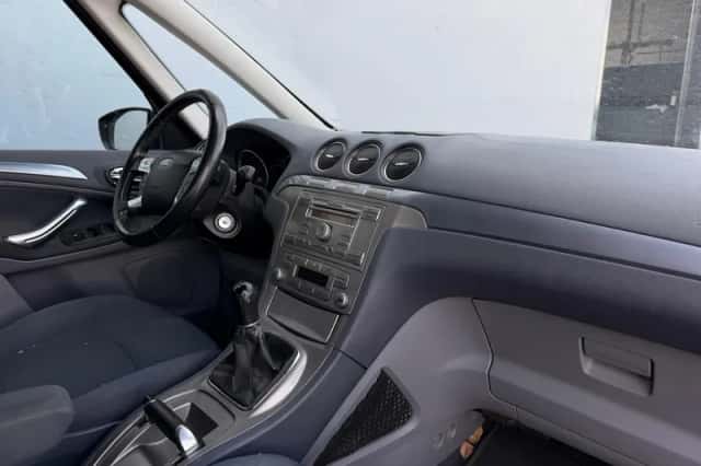 Ford Galaxy (2007) thumbnail 10