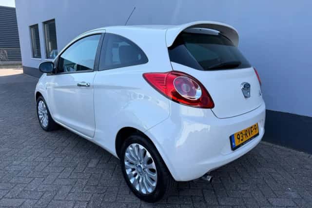 Ford Ka (2011) thumbnail 2