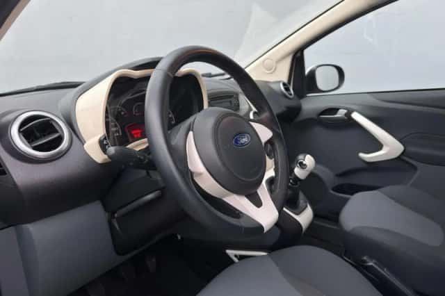 Ford Ka (2012) thumbnail 9