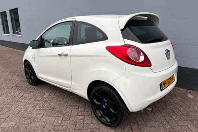 Ford Ka (2011) thumbnail 3