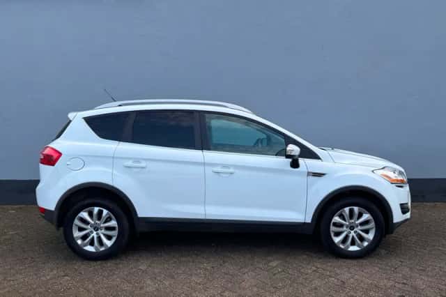 Ford Kuga (2012) thumbnail 6