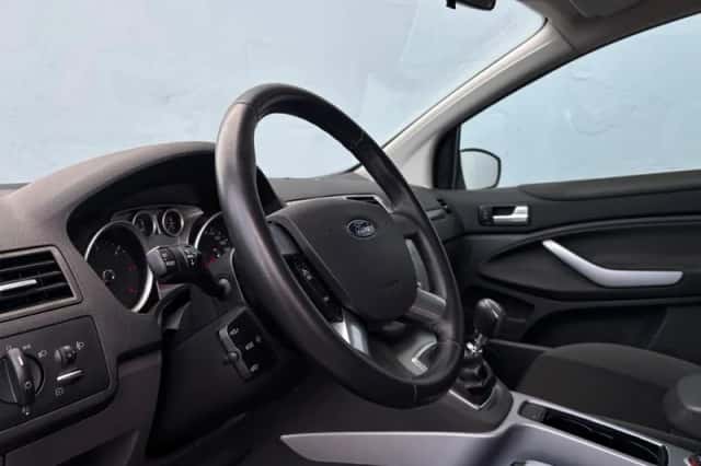 Ford Kuga (2012) thumbnail 9
